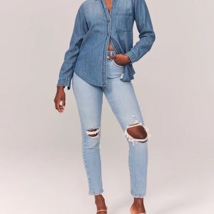 NWOT ABERCROMBIE MOM JEANS
